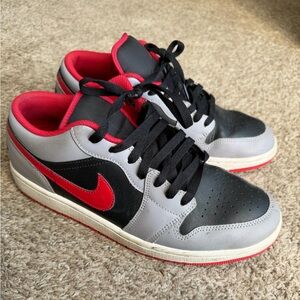 Air Jordan 1 Low ‘Black Light Smoke Grey Gym Red 10